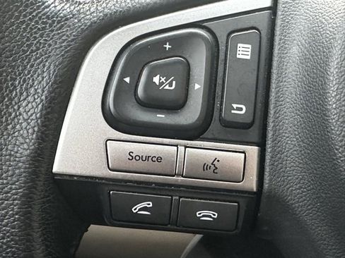 Used 2017 Subaru Legacy 3.6R Limited image 11