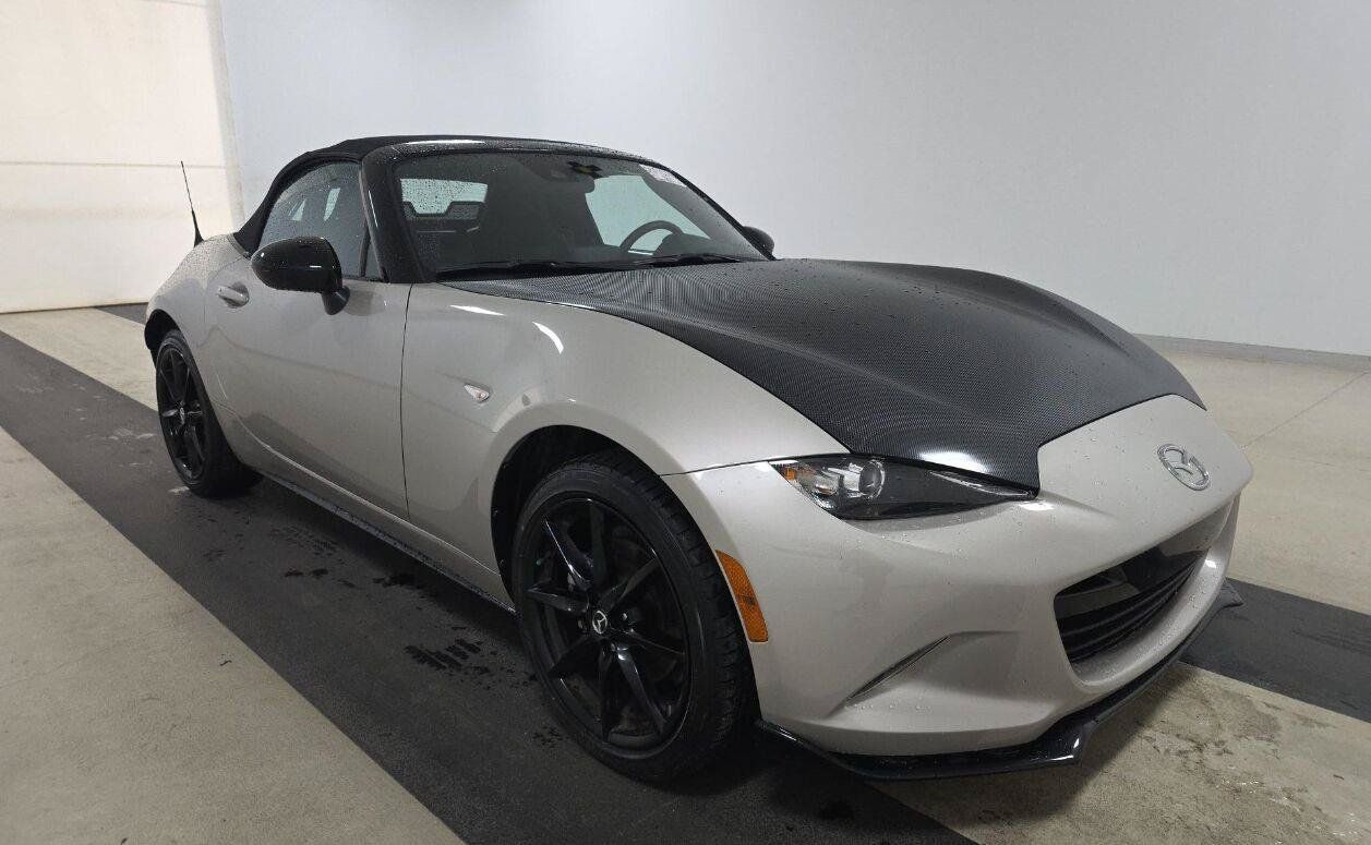 Used 2023 MAZDA MX-5 Miata Club RWD image 17