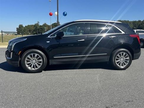 Used 2017 Cadillac XT5 Luxury w/ Driver Awareness Package image 3