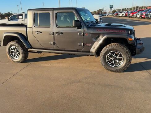 New 2025 Jeep Gladiator Rubicon w/ Convenience Group image 2
