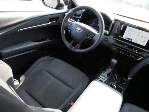 Certified 2025 Toyota Camry LE FWD image 9