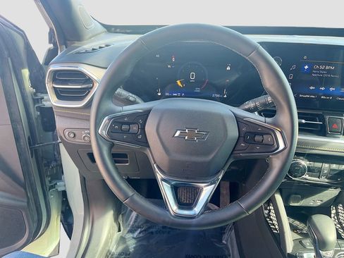Used 2025 Chevrolet TrailBlazer ACTIV w/ Convenience Package AWD/4WD image 11