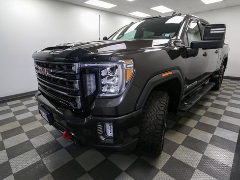 Used 2021 GMC Sierra 2500 AT4 w/ AT4 Preferred Package AWD/4WD image 4