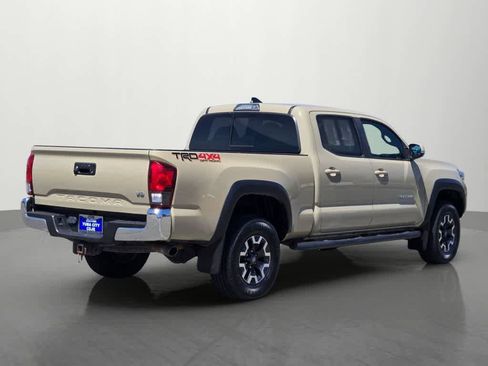 Used 2019 Toyota Tacoma TRD Off-Road AWD/4WD image 6