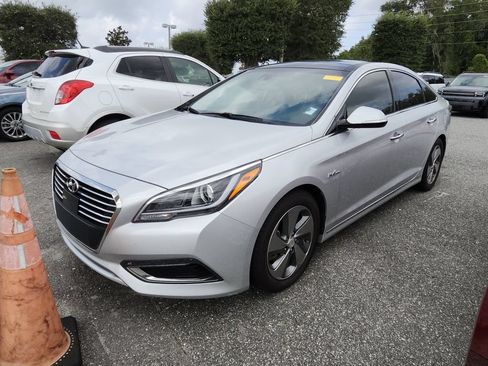Used 2016 Hyundai Sonata Limited w/ Option Group 02 FWD image 11