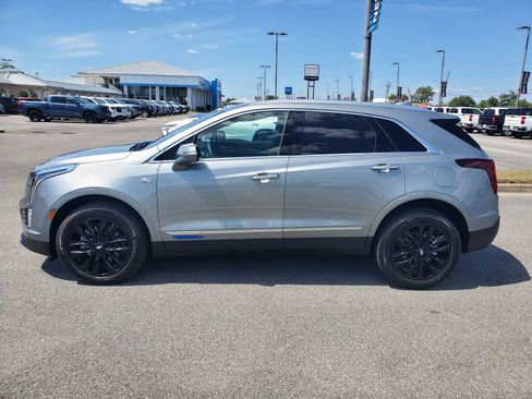 New 2025 Cadillac XT5 Luxury w/ LPO, Blue Accent Package image 2