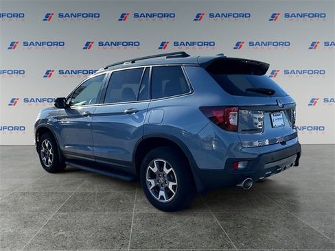 Used 2023 Honda Passport TrailSport image 3