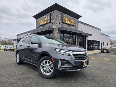 Used 2022 Chevrolet Equinox LT image 1