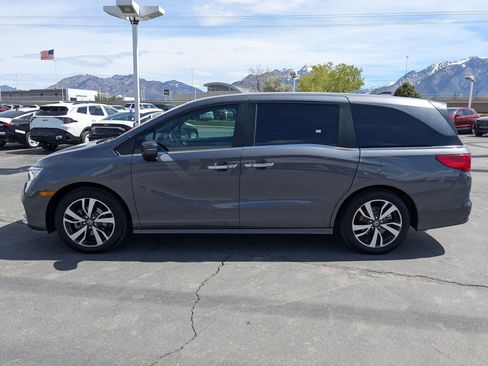 Used 2022 Honda Odyssey Touring image 3