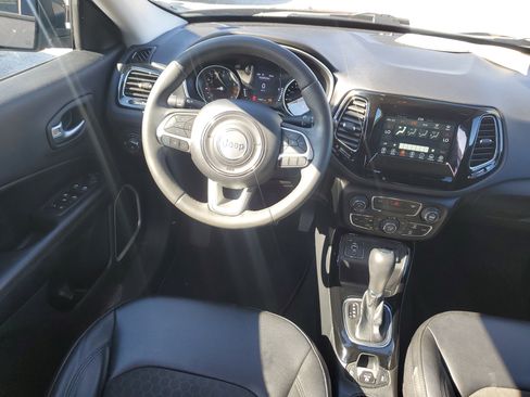 Used 2021 Jeep Compass Latitude image 14