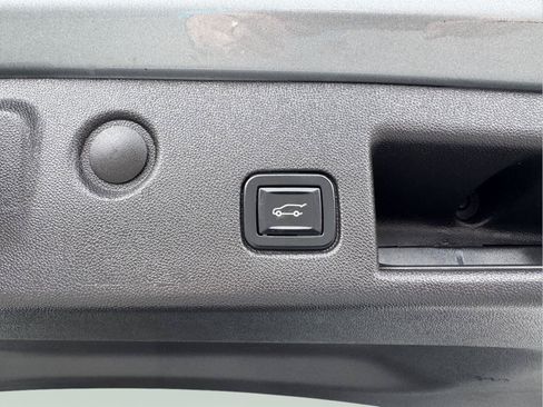 Used 2023 Chevrolet Equinox LT AWD/4WD image 11