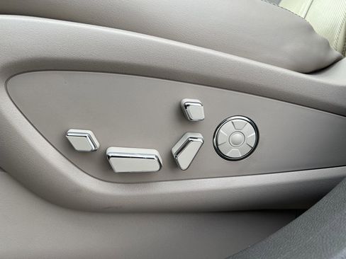 Used 2022 Lincoln Nautilus Reserve w/ Equipment Group 201A image 22