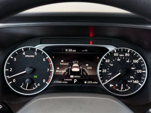 Used 2025 Nissan Rogue S FWD image 30