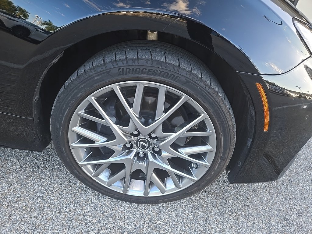Used 2019 Lexus RC 300 AWD image 2