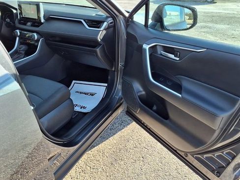 Used 2025 Toyota RAV4 XLE image 79