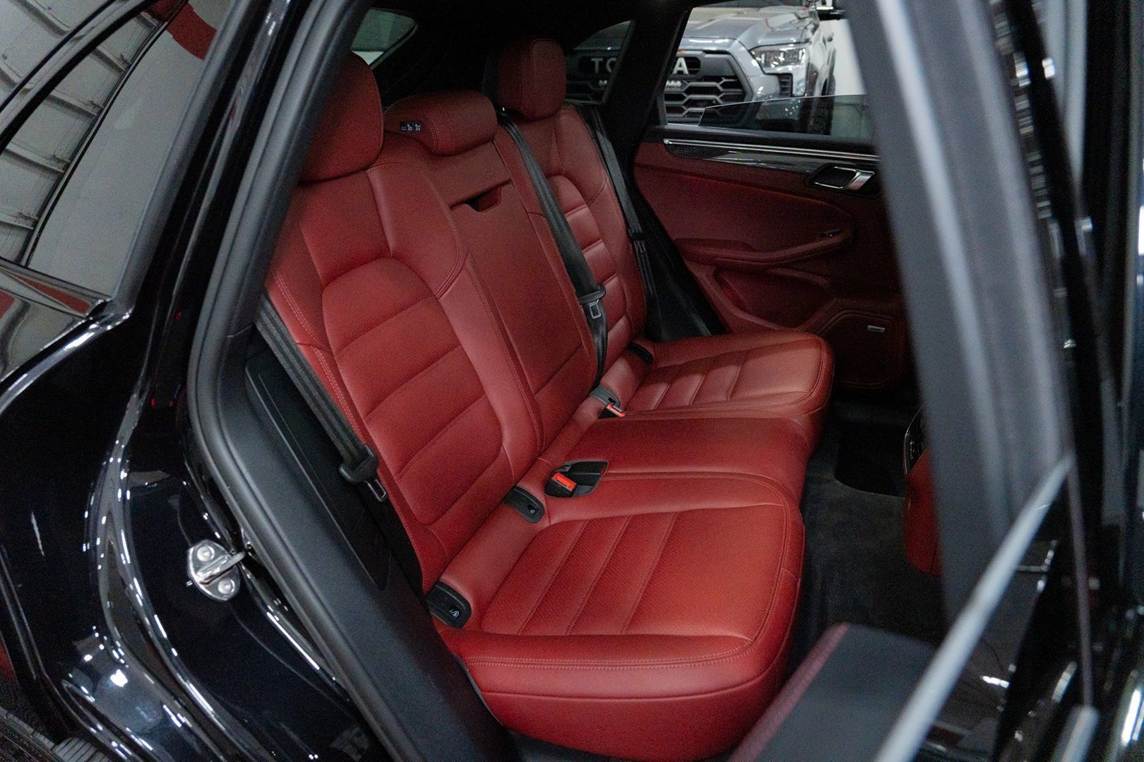 Used 2022 Porsche Macan GTS AWD/4WD image 31