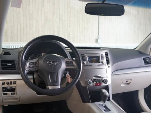 Used 2014 Subaru Outback 2.5i Premium w/ Moonroof Package AWD/4WD image 11