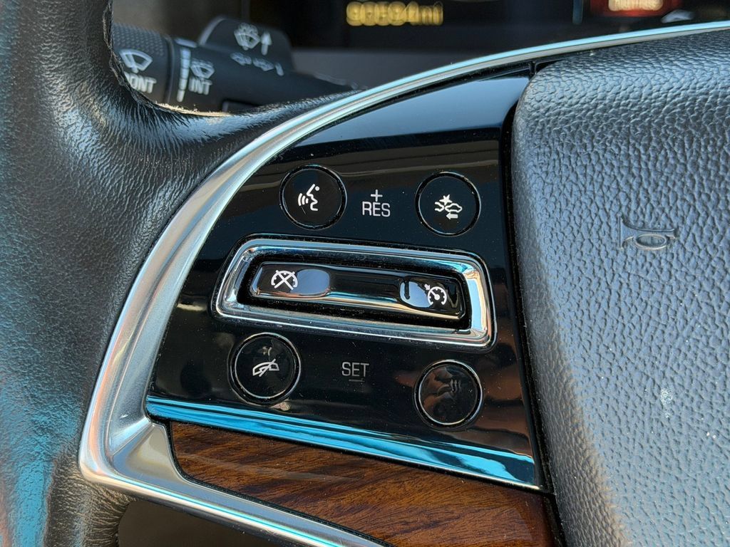 Used 2015 Cadillac Escalade Luxury AWD/4WD image 12