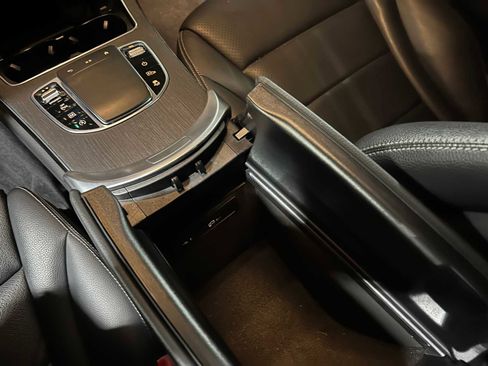 Used 2022 Mercedes-Benz GLC 300 4MATIC image 33