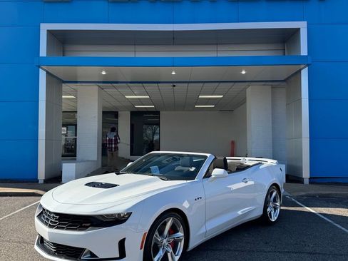 Used 2023 Chevrolet Camaro LT w/ RS Package image 2