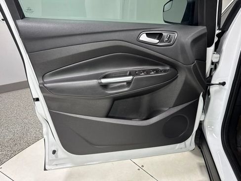 Used 2018 Ford Escape SE w/ SE Sport Appearance Package FWD image 12