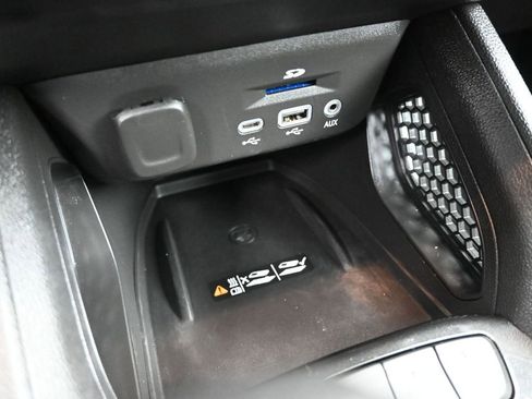 Used 2021 Chevrolet TrailBlazer ACTIV w/ Technology Package AWD/4WD image 18