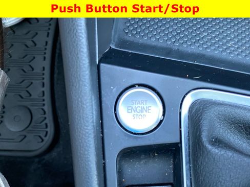 Used 2024 Volkswagen Jetta SE w/ Panoramic Sunroof Package FWD image 26