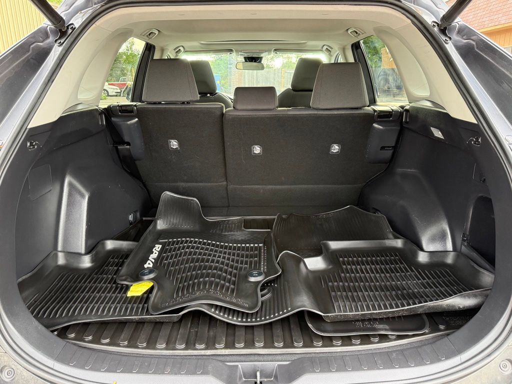 Used 2019 Toyota RAV4 XLE w/ Convenience Package AWD/4WD image 15