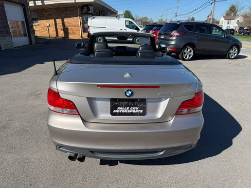 Used 2011 BMW 135i Convertible RWD image 11