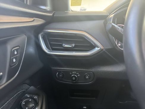 Used 2021 Chevrolet TrailBlazer ACTIV w/ Sun and Liftgate Package AWD/4WD image 18