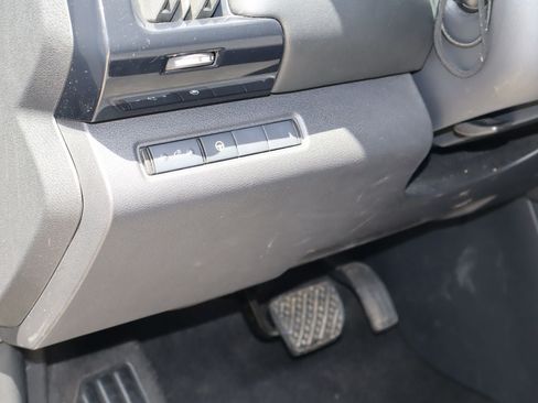 Used 2024 Nissan Pathfinder SV AWD/4WD image 24