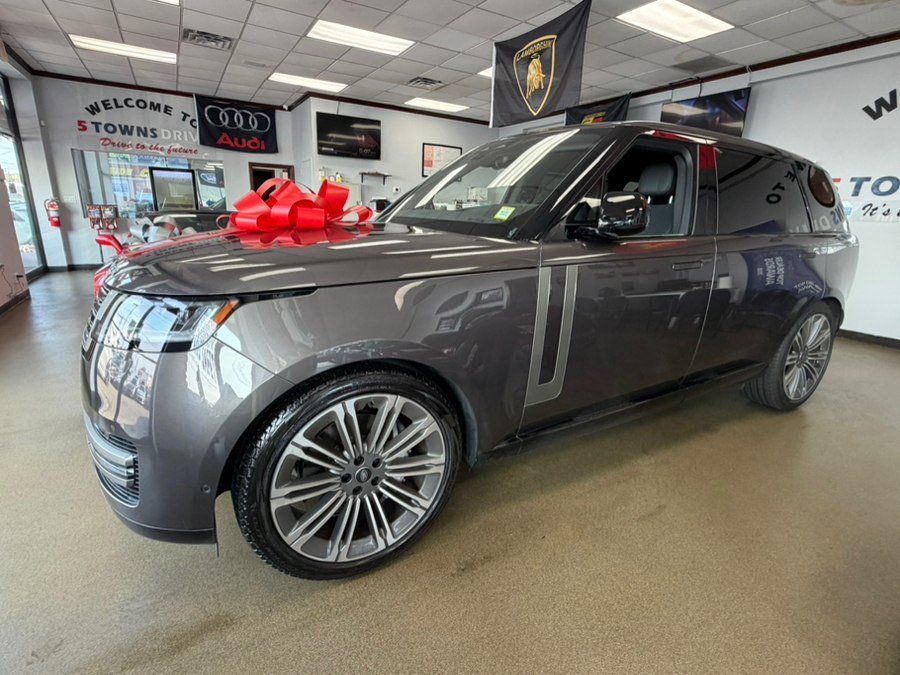 Used 2024 Land Rover Range Rover Long Wheelbase SE AWD/4WD image 7