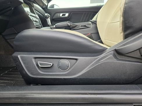 Used 2018 Ford Mustang Premium image 21