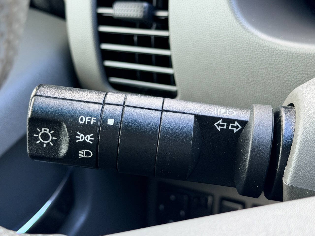 Used 2013 Nissan Frontier SV AWD/4WD image 34