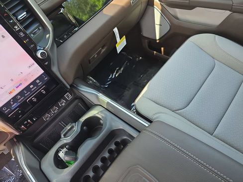 New 2026 RAM 1500 Laramie AWD/4WD image 25