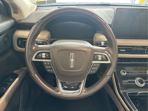 Used 2022 Lincoln Nautilus Reserve w/ Luxury Package AWD/4WD image 15