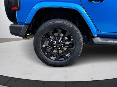 Used 2022 Jeep Wrangler Unlimited Sahara image 34