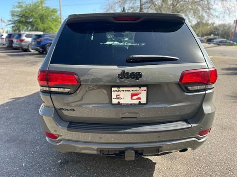 Used 2022 Jeep Grand Cherokee Laredo X image 9