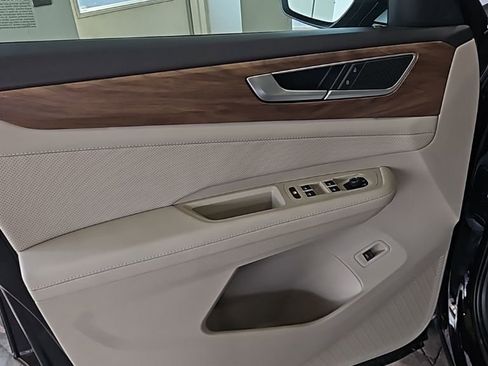 New 2026 Volkswagen Atlas SE FWD image 29