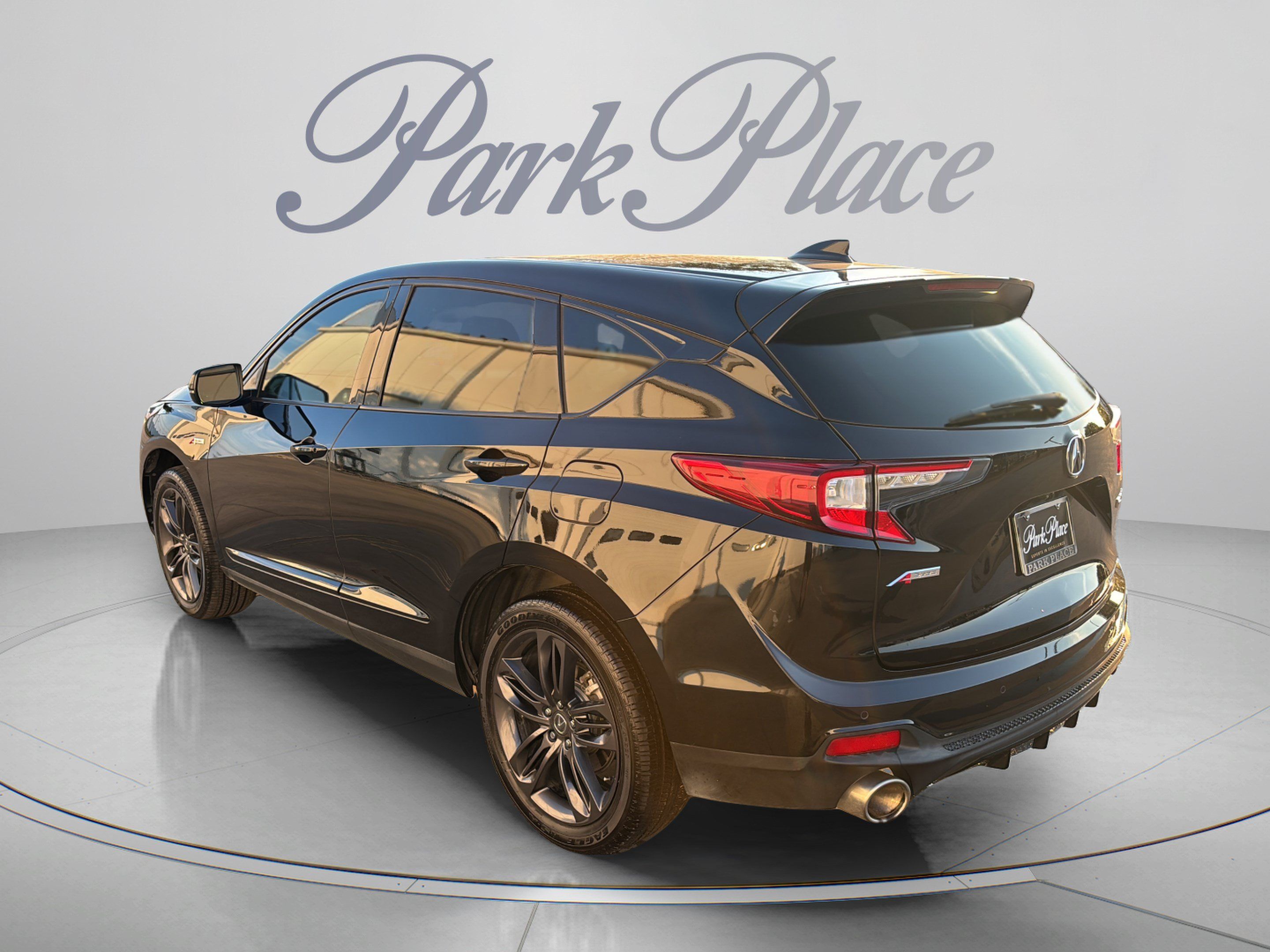 Used 2023 Acura RDX w/ Advance Package FWD image 3