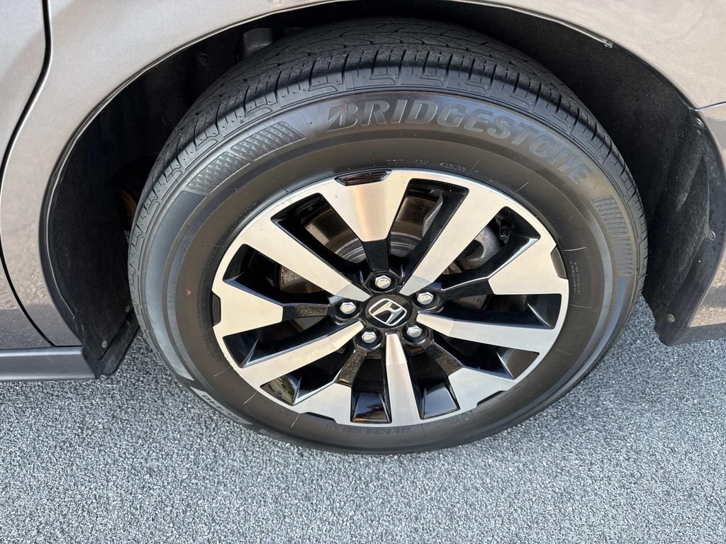 Used 2025 Honda Odyssey EX-L image 11