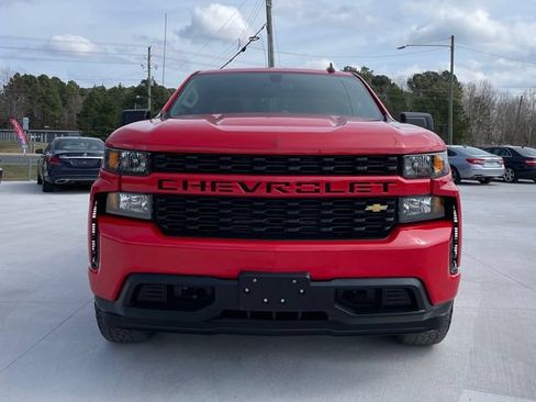 Used 2020 Chevrolet Silverado 1500 Custom w/ Custom Value Package AWD/4WD image 2