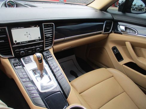 Used 2013 Porsche Panamera image 25