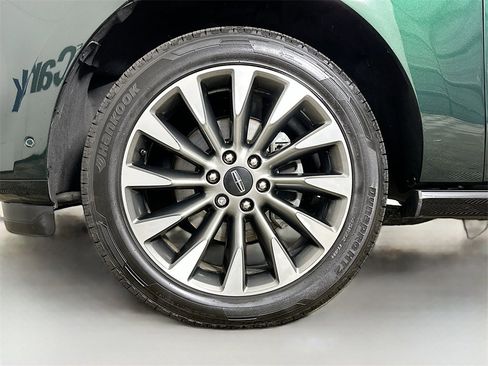 Used 2021 Lincoln Navigator L Reserve w/ Luxury Package image 40