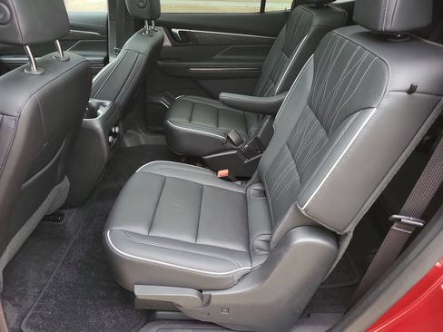 Used 2025 Buick Enclave Avenir w/ Trailering Package, 5000 lbs. FWD image 26