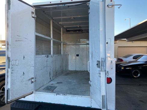 Used 2016 Ford E-350 and Econoline 350 Super Duty RWD image 58