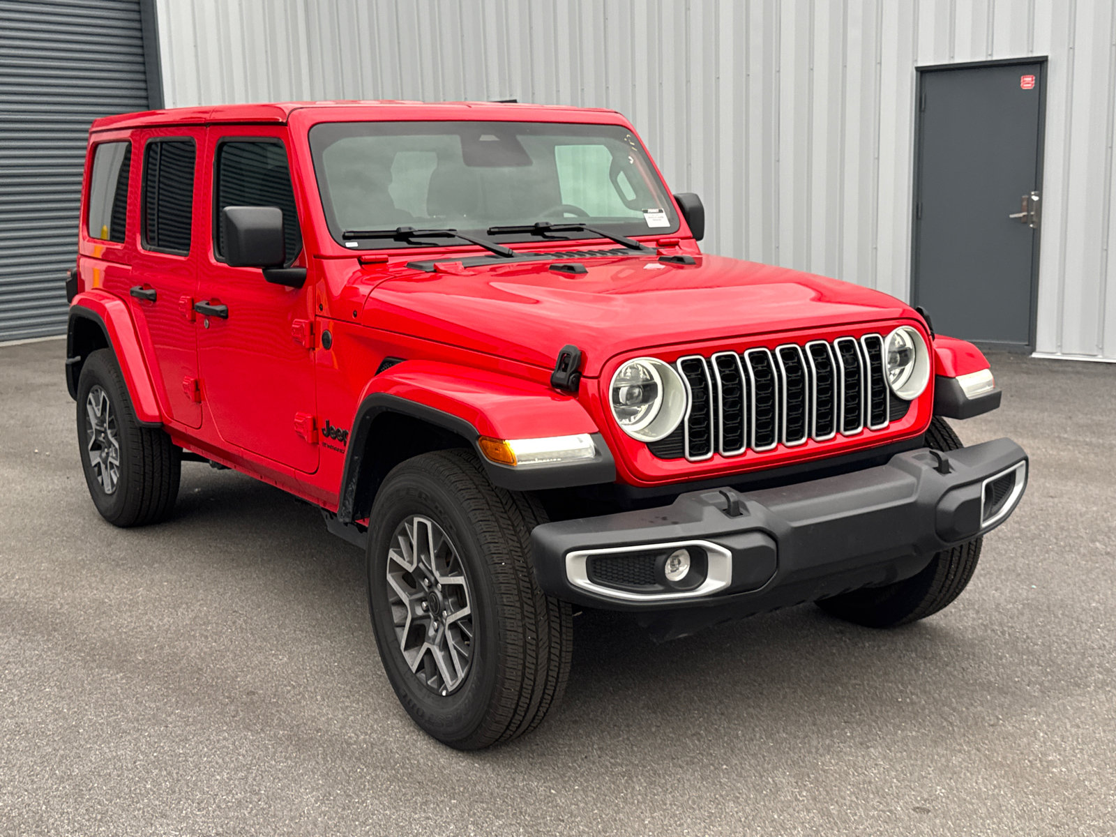 Used 2026 Jeep Wrangler Unlimited Sahara AWD/4WD image 3