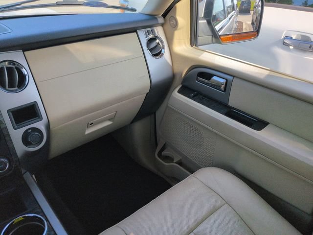 Used 2017 Ford Expedition Limited w/ Equipment Group 301A RWD image 17