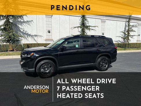 Used 2025 Honda Pilot TrailSport image 1