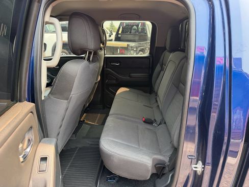 Used 2023 Nissan Frontier SV w/ Technology Package AWD/4WD image 9